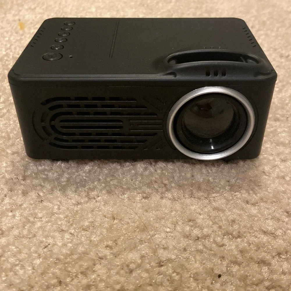 Mini Projector - Picture 1 of 3